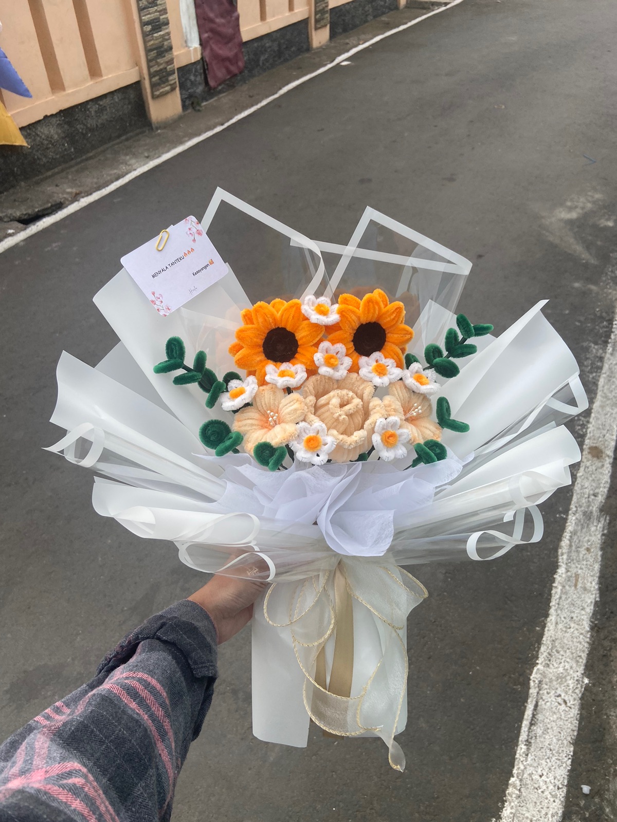 Sunflower in white Bouquet