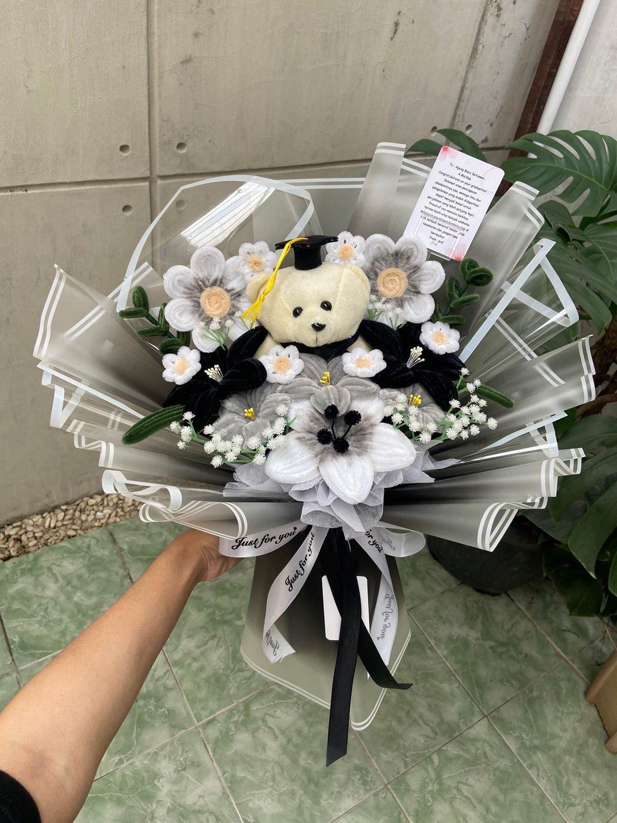 Leslie Bear Bouquet